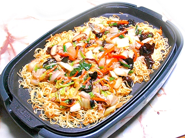 ホットプレートでパーティ!五目あんかけ焼きそば♪