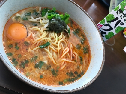 パクチーたっぷり☆トムヤムラーメン