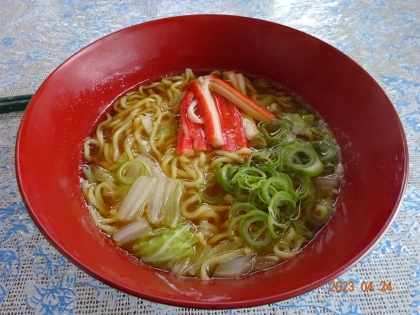 白菜とカニカマの醤油ラーメン