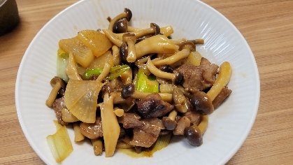 冷蔵庫にあった他のキノコも一緒に入れました。美味しかったです。