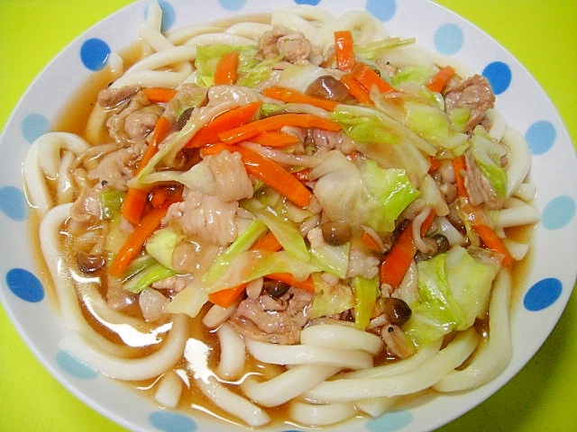 キャベツと豚肉のあんかけうどん