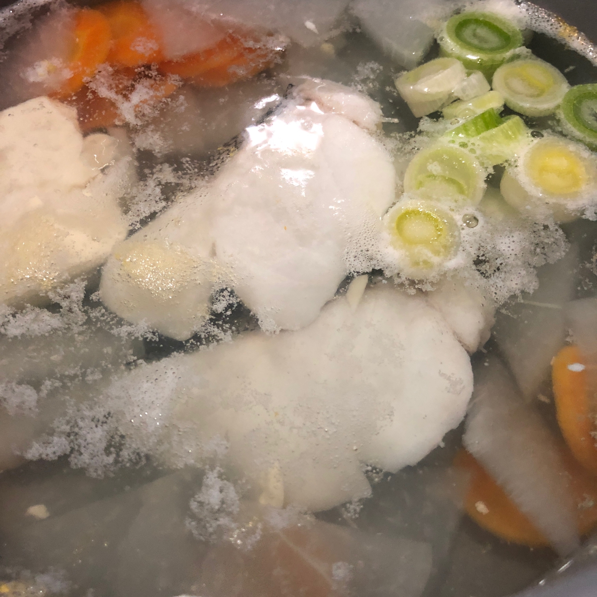 タラの水炊き鍋★ポン酢で食べる