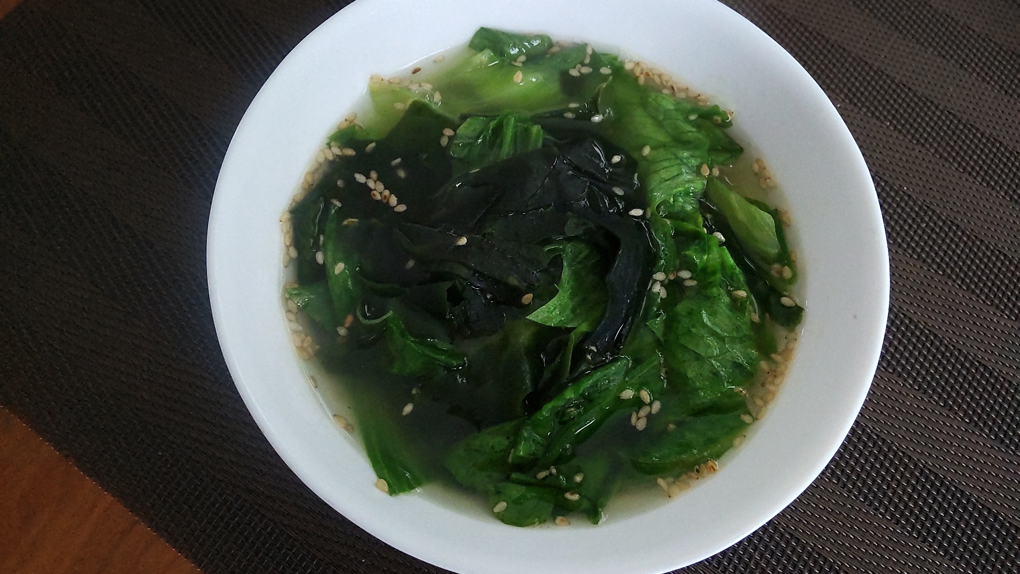 レタスとわかめの中華スープ