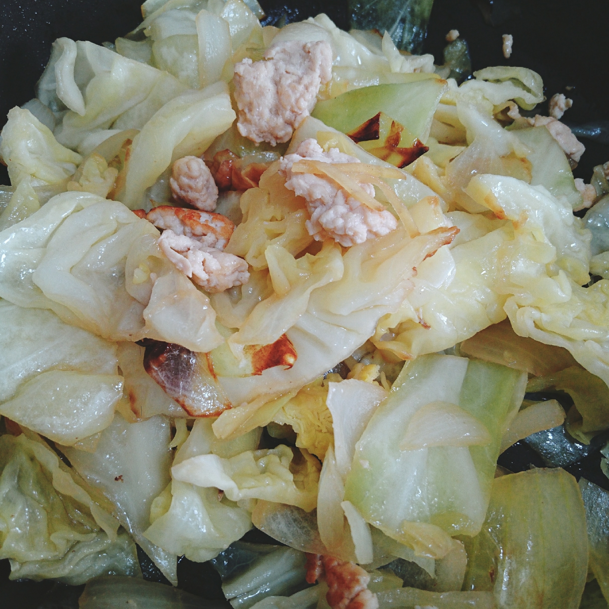 生姜を効かせた野菜と鳥挽き肉の炒め物