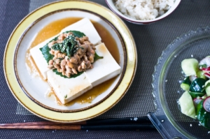 納豆のっけ冷や奴とさっぱり手作り青じそドレッシング レシピ 作り方 By Mihoko E 楽天レシピ 納豆のっけ冷や奴とさっぱり手作り青じそドレッシング レシピ 作り方 By Mihoko E 楽天レシピ