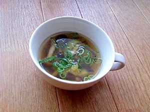 茄子としめじのコンソメスープ