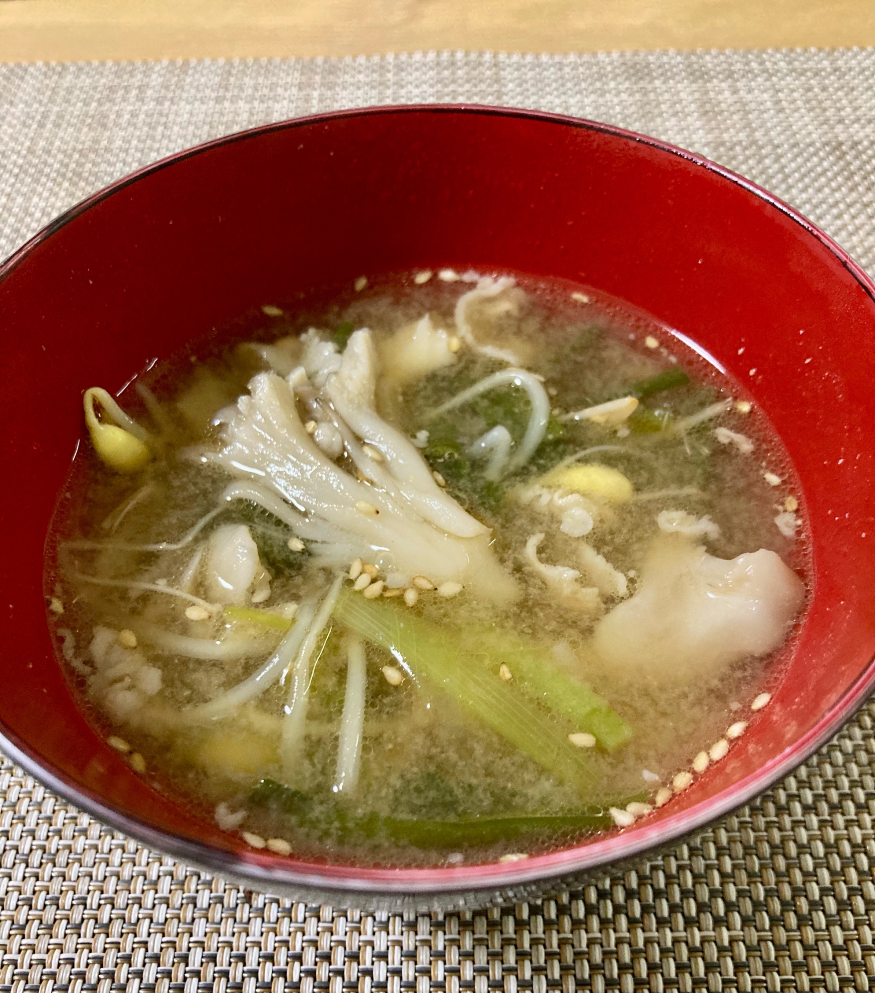 豚バラと野菜の味噌汁