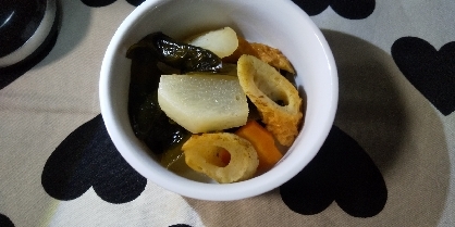 大根とちくわとわかめの煮物