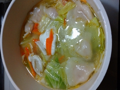 簡単☆水餃子と野菜のスープ