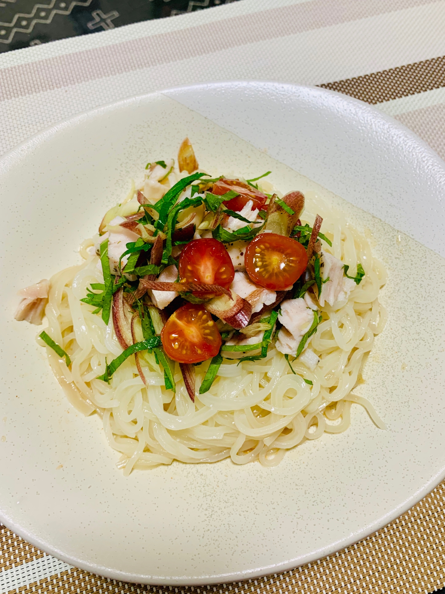 蒸し鶏とトマトのぶっかけ素麺