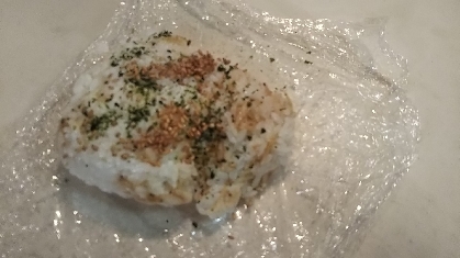 あみえびと青海苔とごまのおにぎり