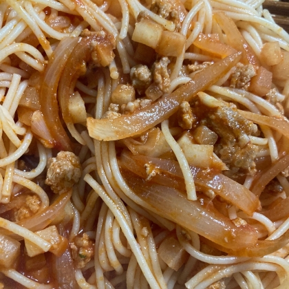 合挽き肉と大根のトマトソースパスタ