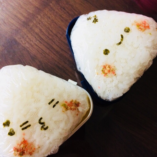 可愛い顔のおにぎり レシピ 作り方 By ドーナツ 楽天レシピ 可愛い顔のおにぎり レシピ 作り方 By ドーナツ 楽天レシピ