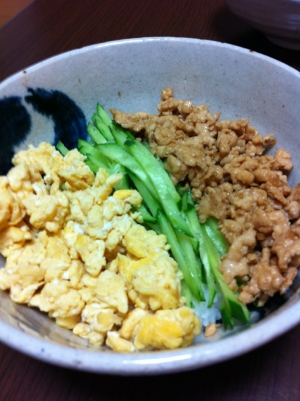 鶏そぼろ丼