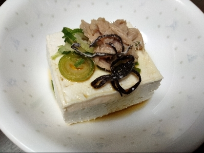 ツナと塩昆布の冷奴