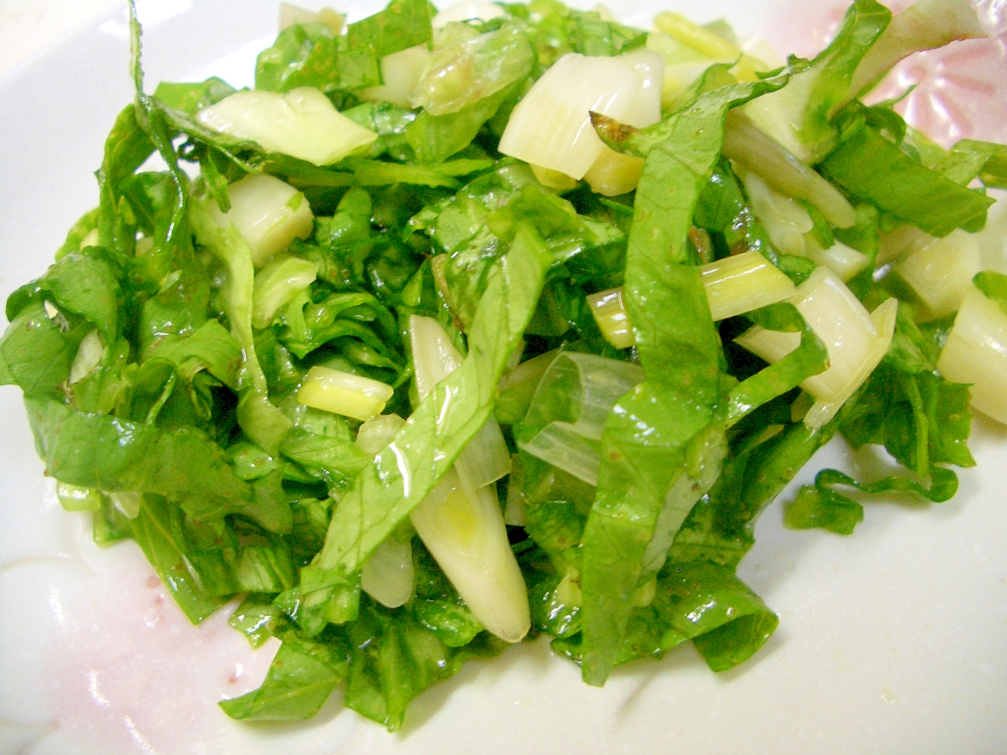 グリーンレタスと塩らきょうのサラダ