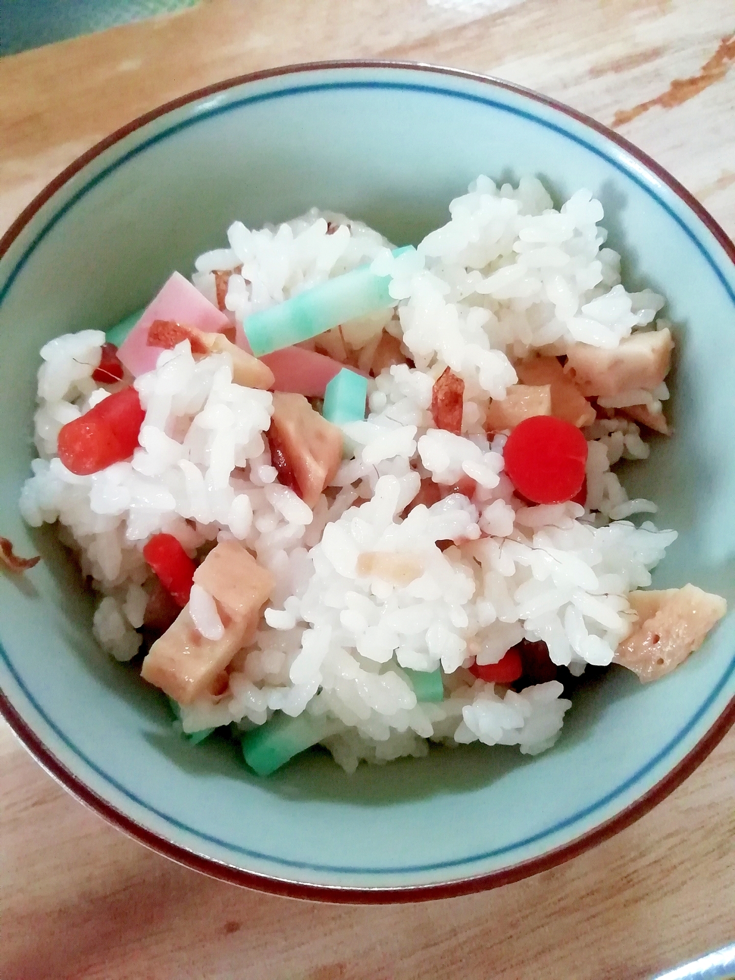 【米料理】青いかまぼこ入り混ぜご飯