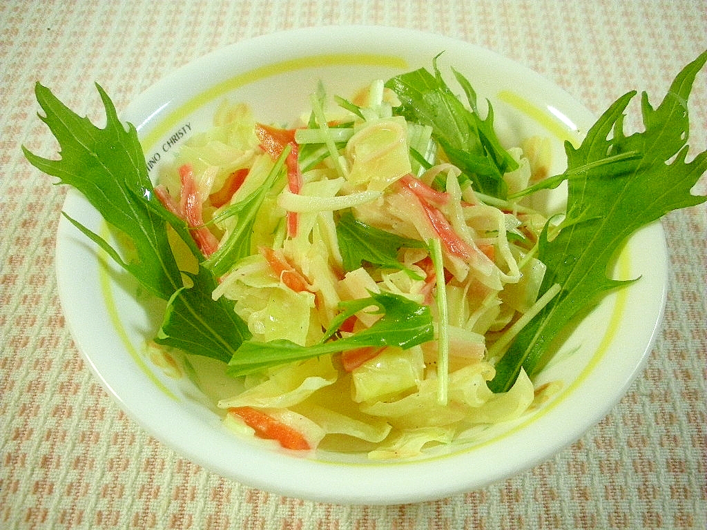 ☆ゆでキャベツと水菜とカニカマのサラダ☆