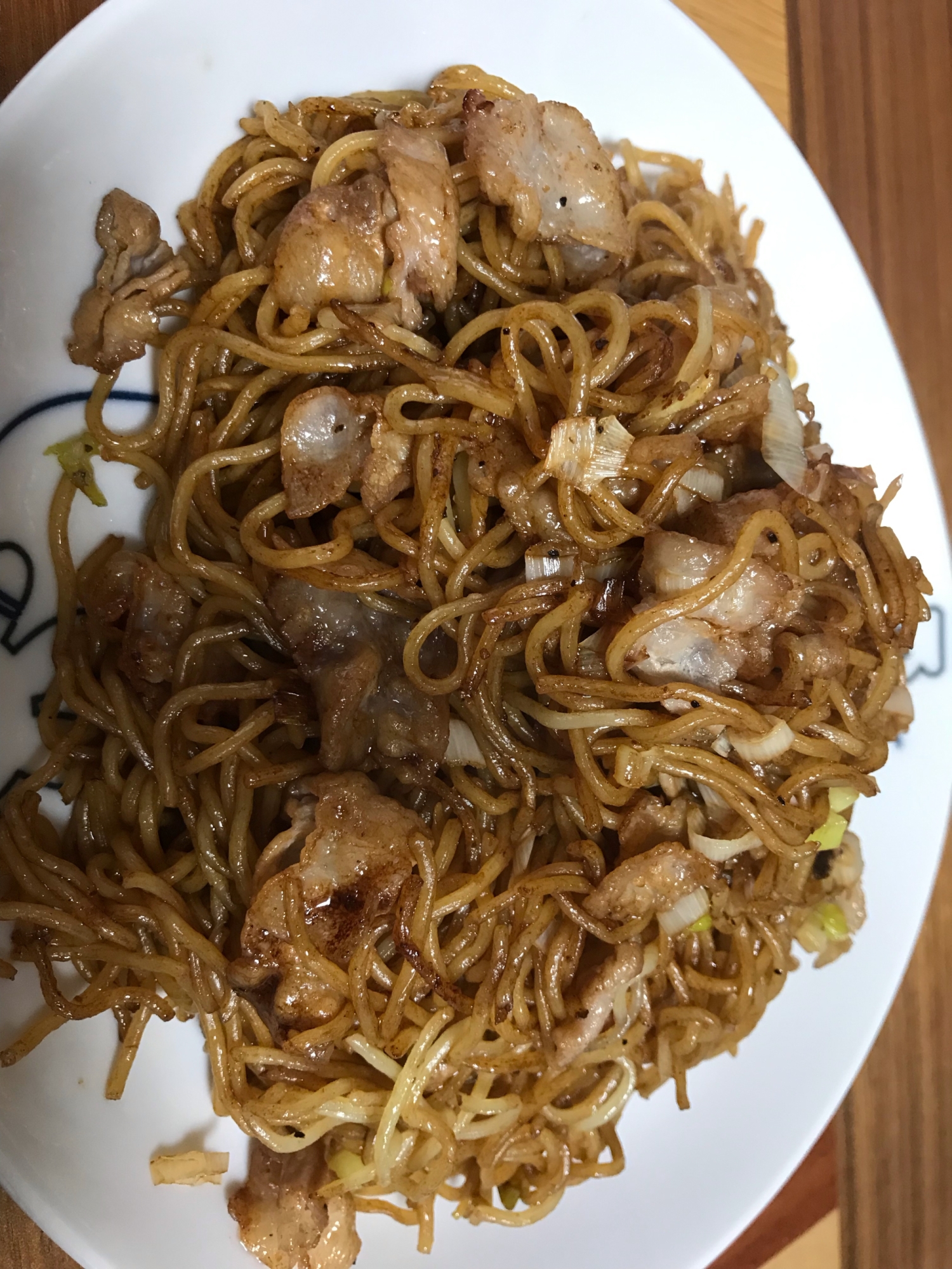 ごま油香る長ネギと豚バラの焼きそば