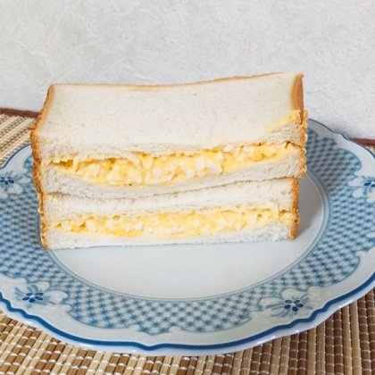 喫茶 ぽよリカンの卵サンドです（笑）
昨日から朝食は卵サンドって決めてました！ほんのり甘くて美味し〜い（≧∇≦）♪卵サンドって、見ただけで幸せな感じがしますね♡