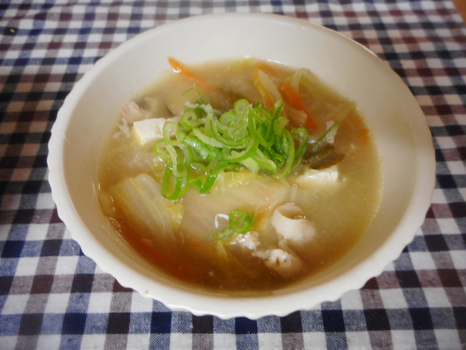 白菜、椎茸、豆腐の中華風スープ