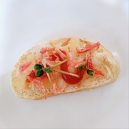 あみえびとスプラウトのチーズケチャトースト