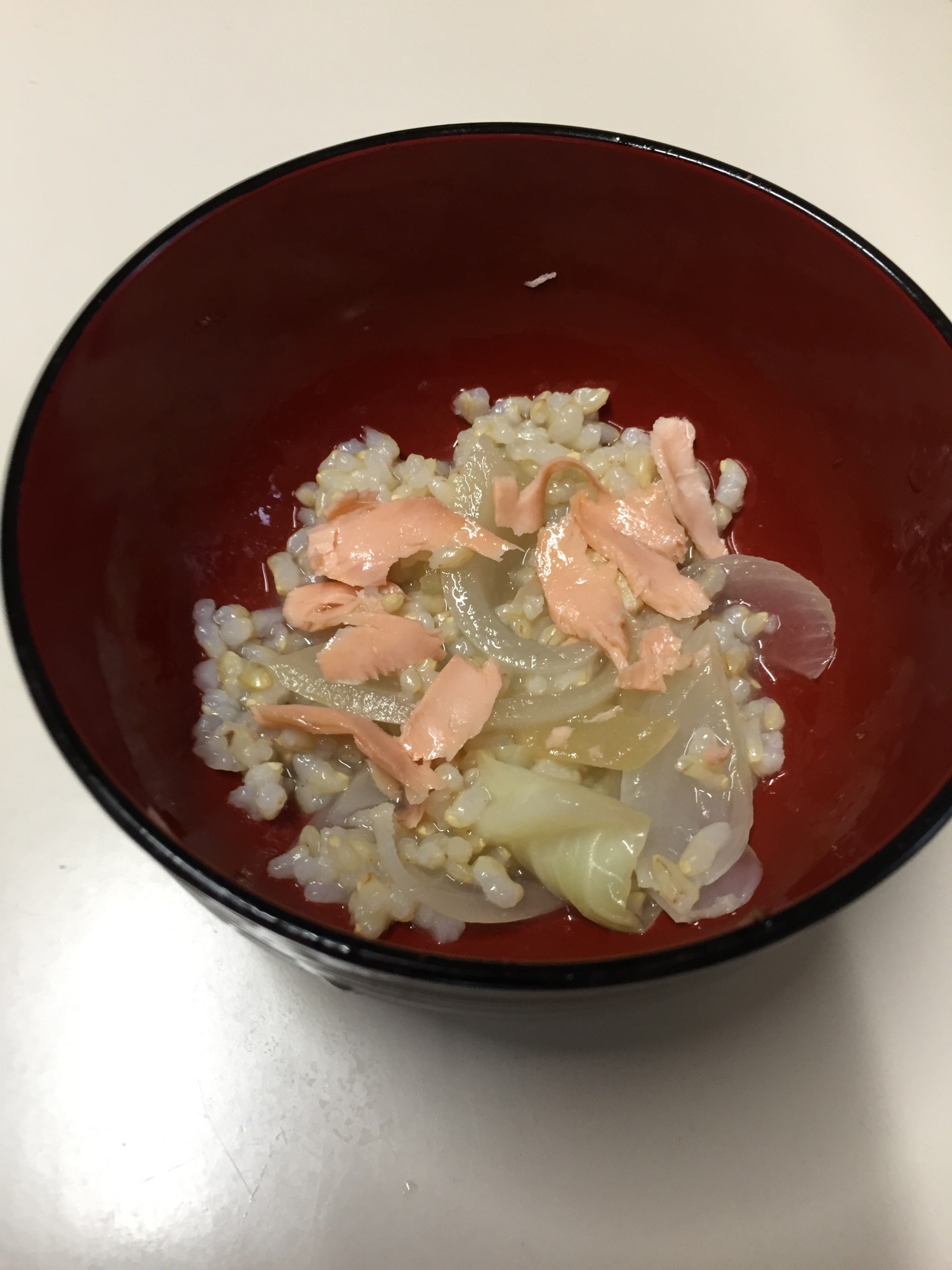 鮭と玉ねぎの混ぜ混ぜ雑炊！