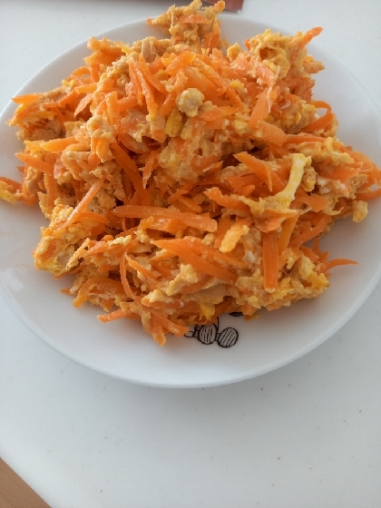 めんつゆで簡単！子供もパクパクにんじんツナ玉炒め♡