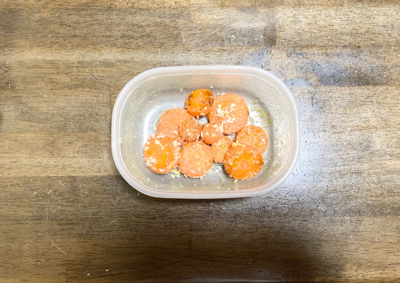 にんじんレシピ　にんじんの粉チーズ炒め