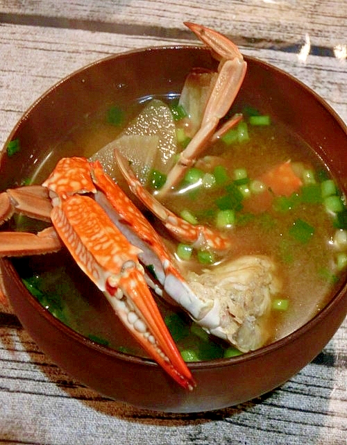 Staubでワタリガニのお味噌汁 レシピ 作り方 By ネコの手 楽天レシピ