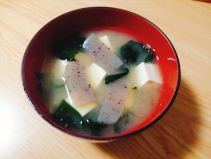 豆腐とこんにゃくワカメのヘルシー味噌汁