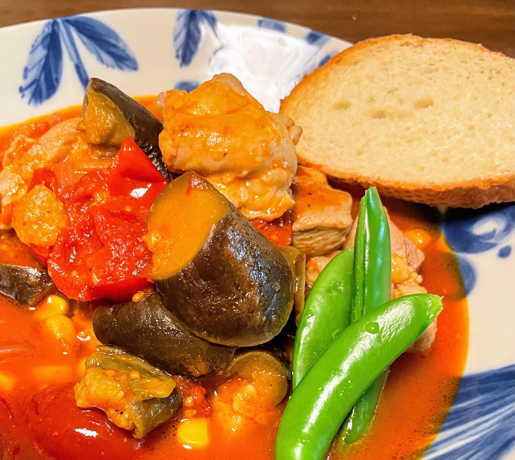 茄子と鶏肉のトマト煮込み