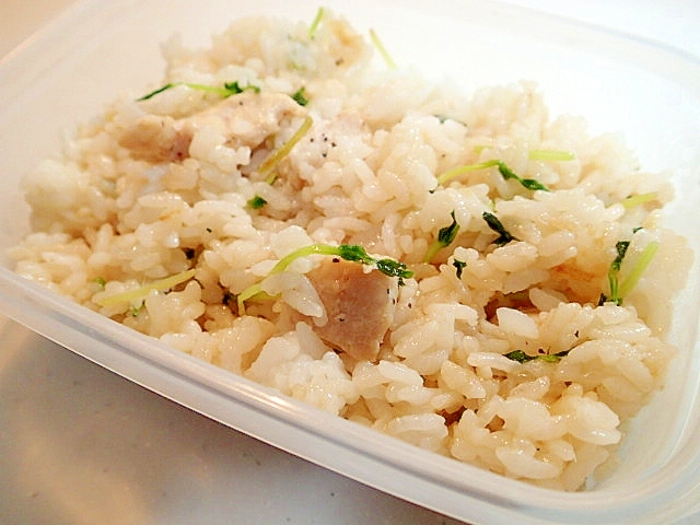 中華あじで　鶏むね肉と豆苗のチャーハン