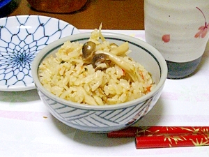 食物繊維たっぷり！ツナ缶とゴボウの炊き込みご飯