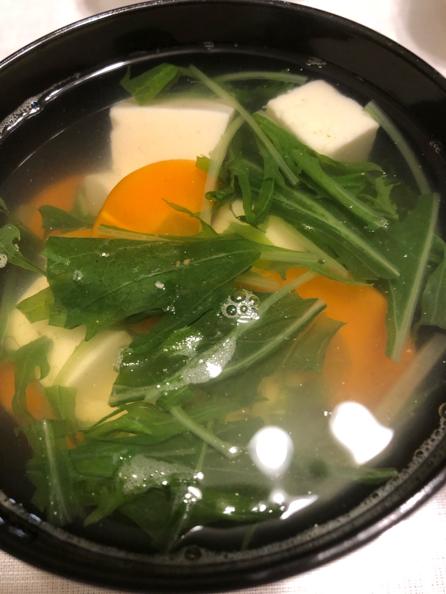 水菜と豆腐とにんじんのお吸い物