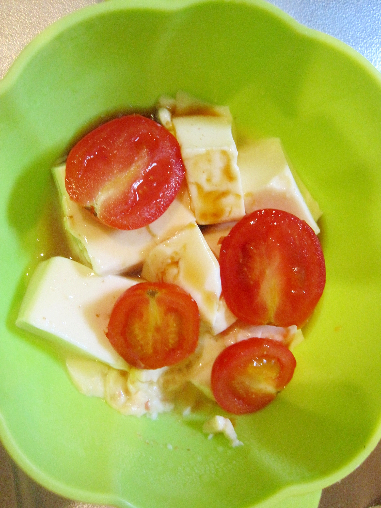 ミニトマトの豆腐のシンプルサラダ