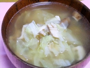胃に優しく❤キャベツとシイタケ中華スープ
