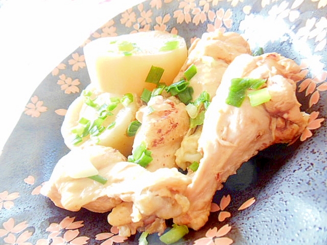 昆布出汁de❤鶏手羽元と大根の炊いたん❤