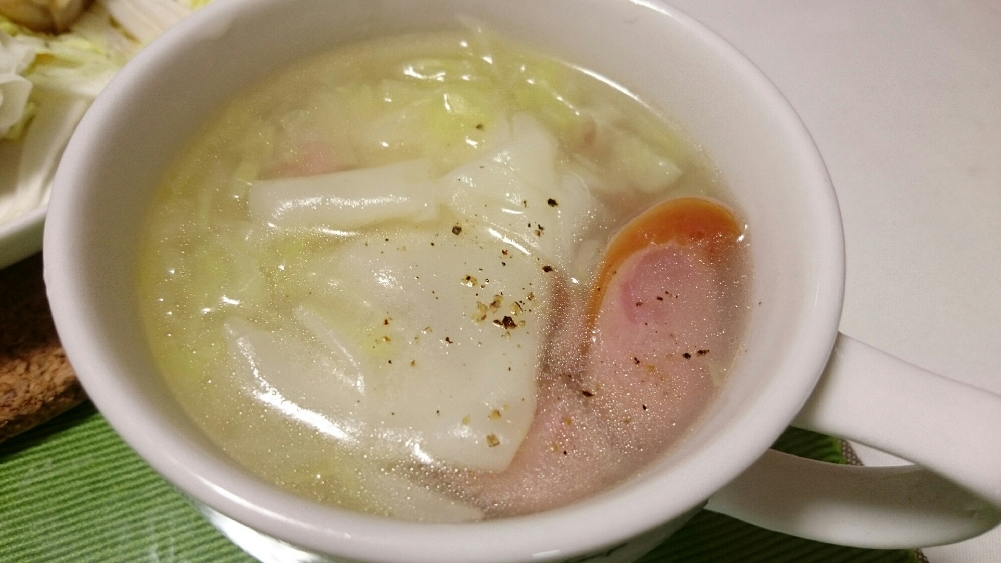 ワンタンの皮の中華スープ