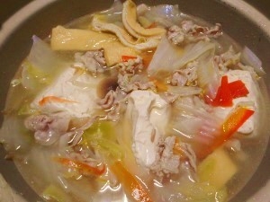 油揚げに豆腐と食べたい具がドンドン増えましたが、お勧めの擂りゴマポン酢タレで全て完食。ご馳走さまでした♪