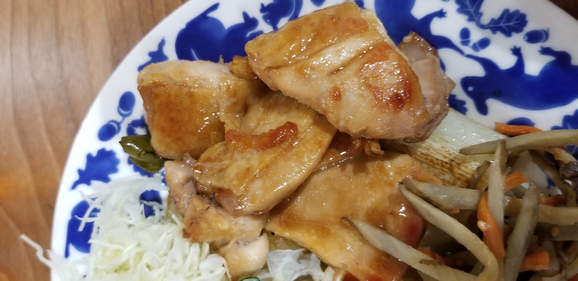 赤ワインに合う。焼き鳥チキン