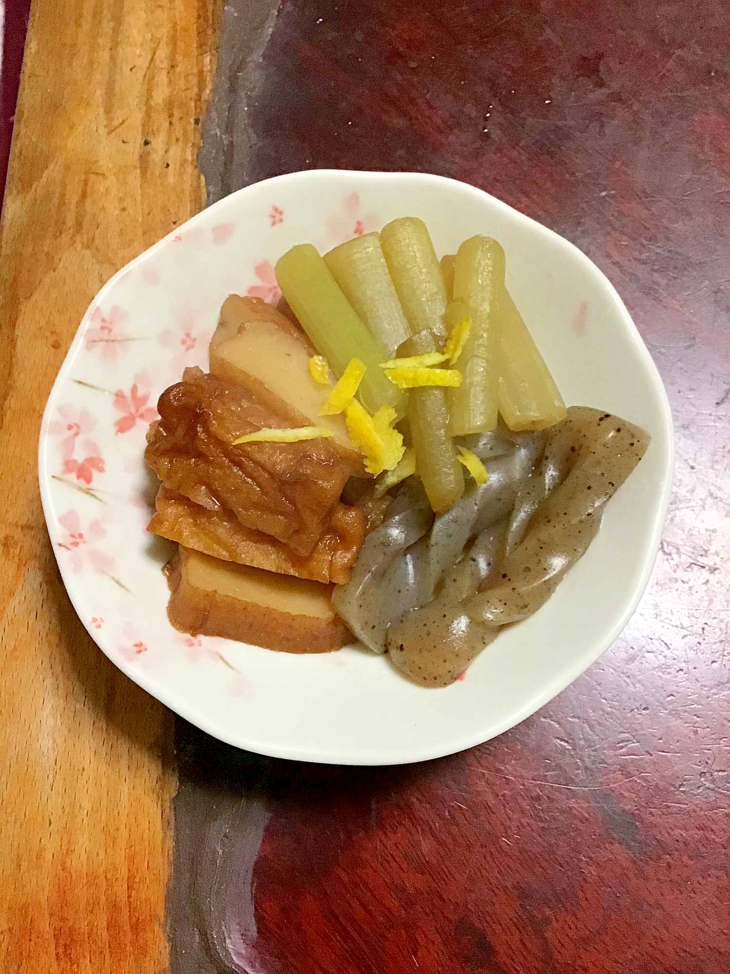 フキとさつま揚げとこんにゃくの炒め煮。