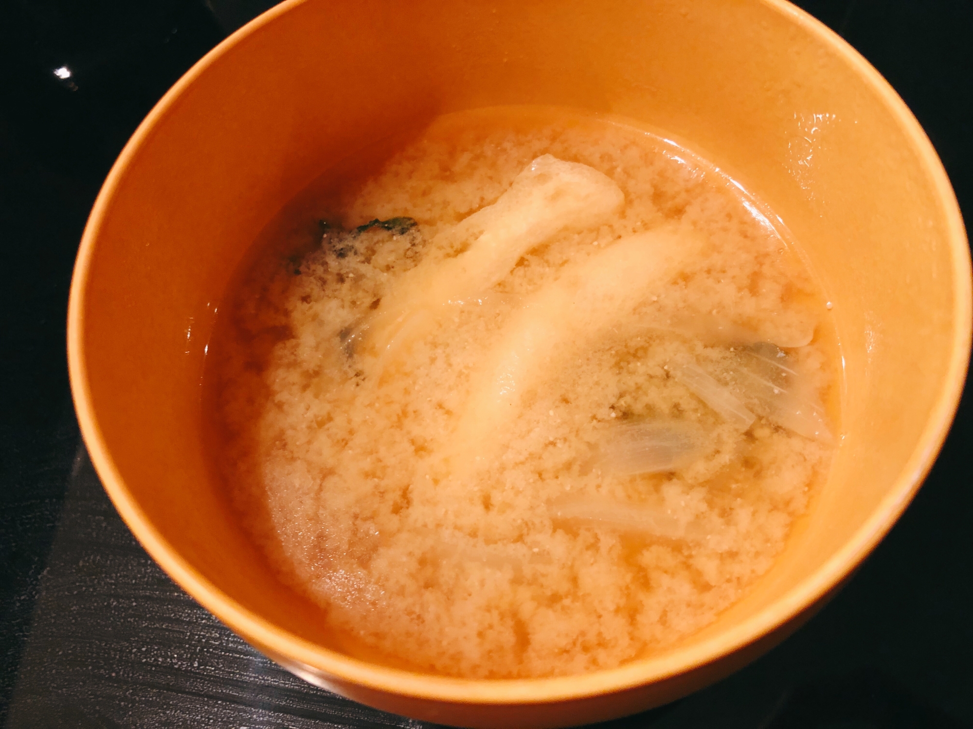 わかめと揚げと玉ねぎのお味噌汁