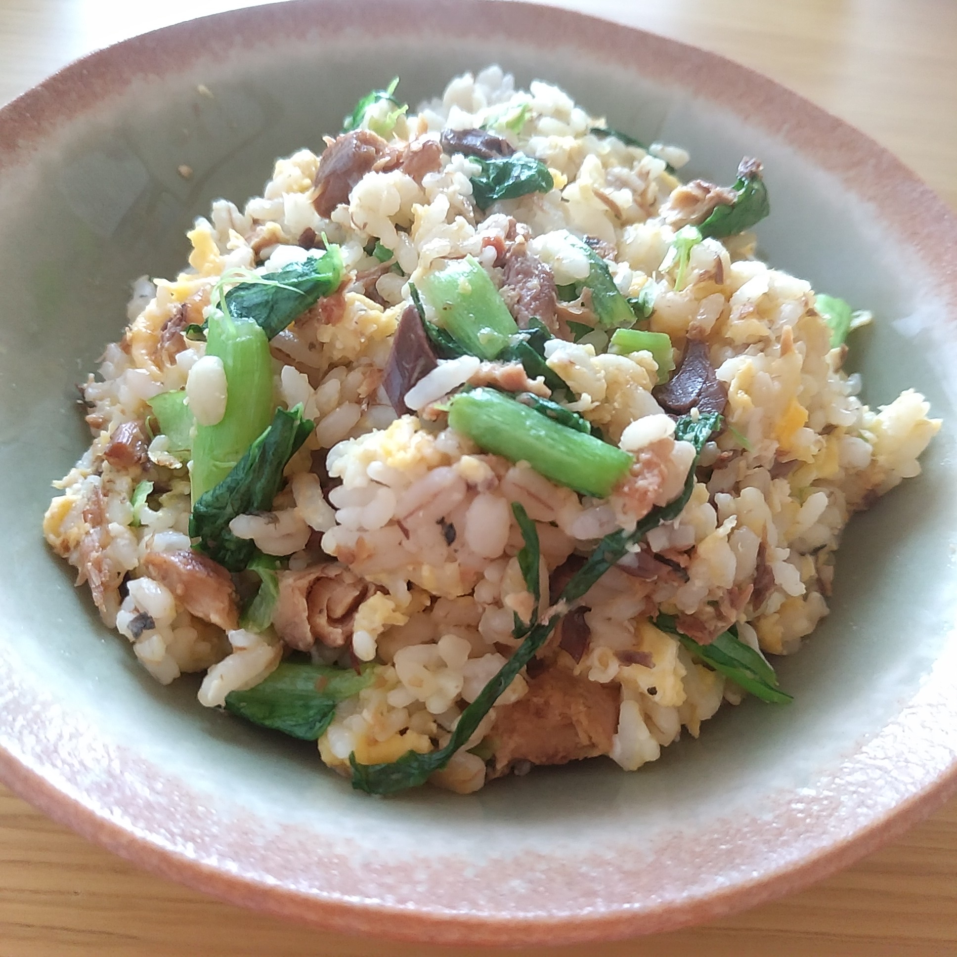 簡単！！さば缶で小松菜チャーハン