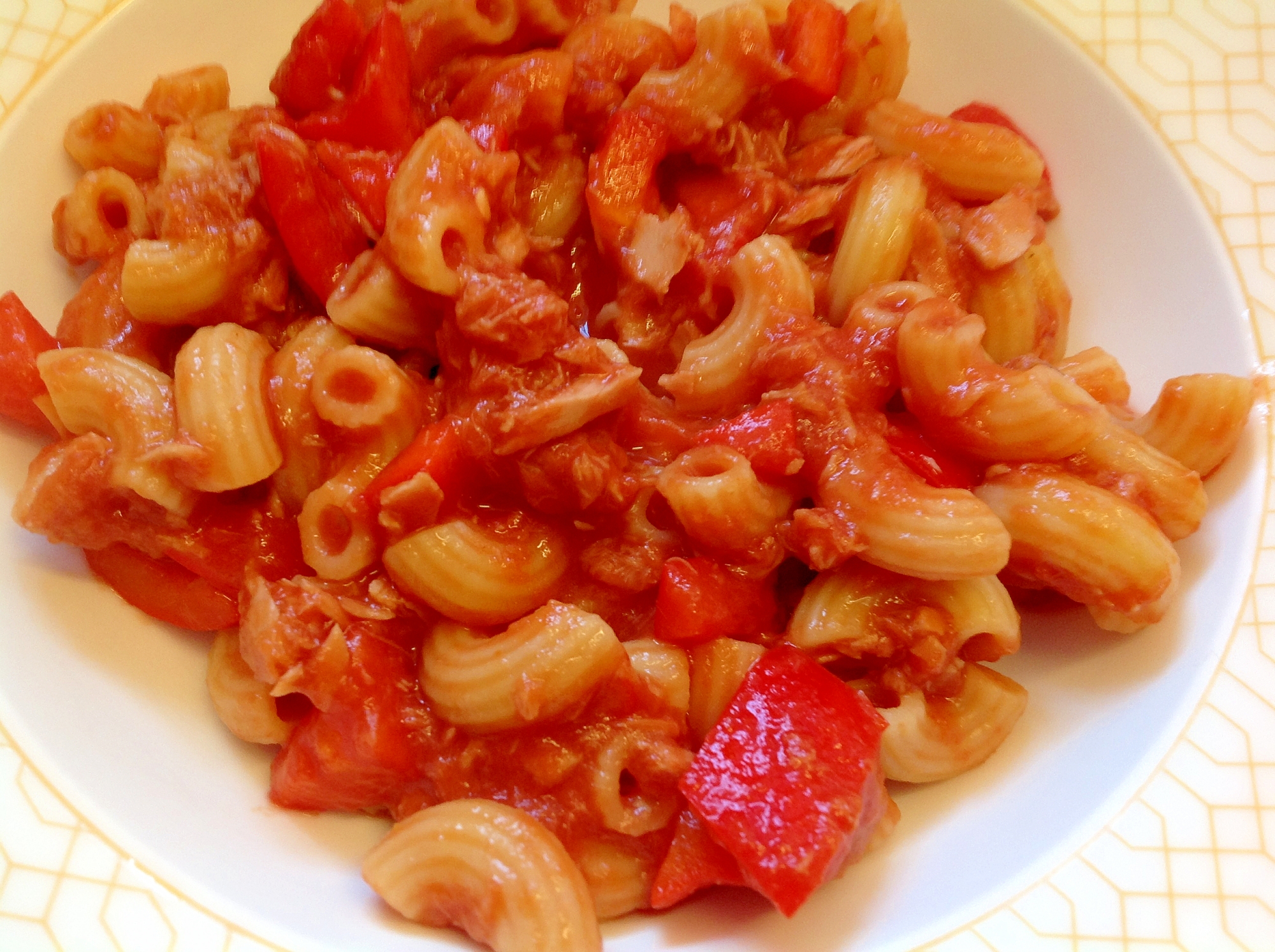 ツナとパプリカの簡単トマトパスタ