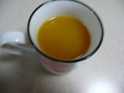 すいません、氷入れるの忘れましたが、紅茶にオレンジということで、さわやかにいただけまし☆