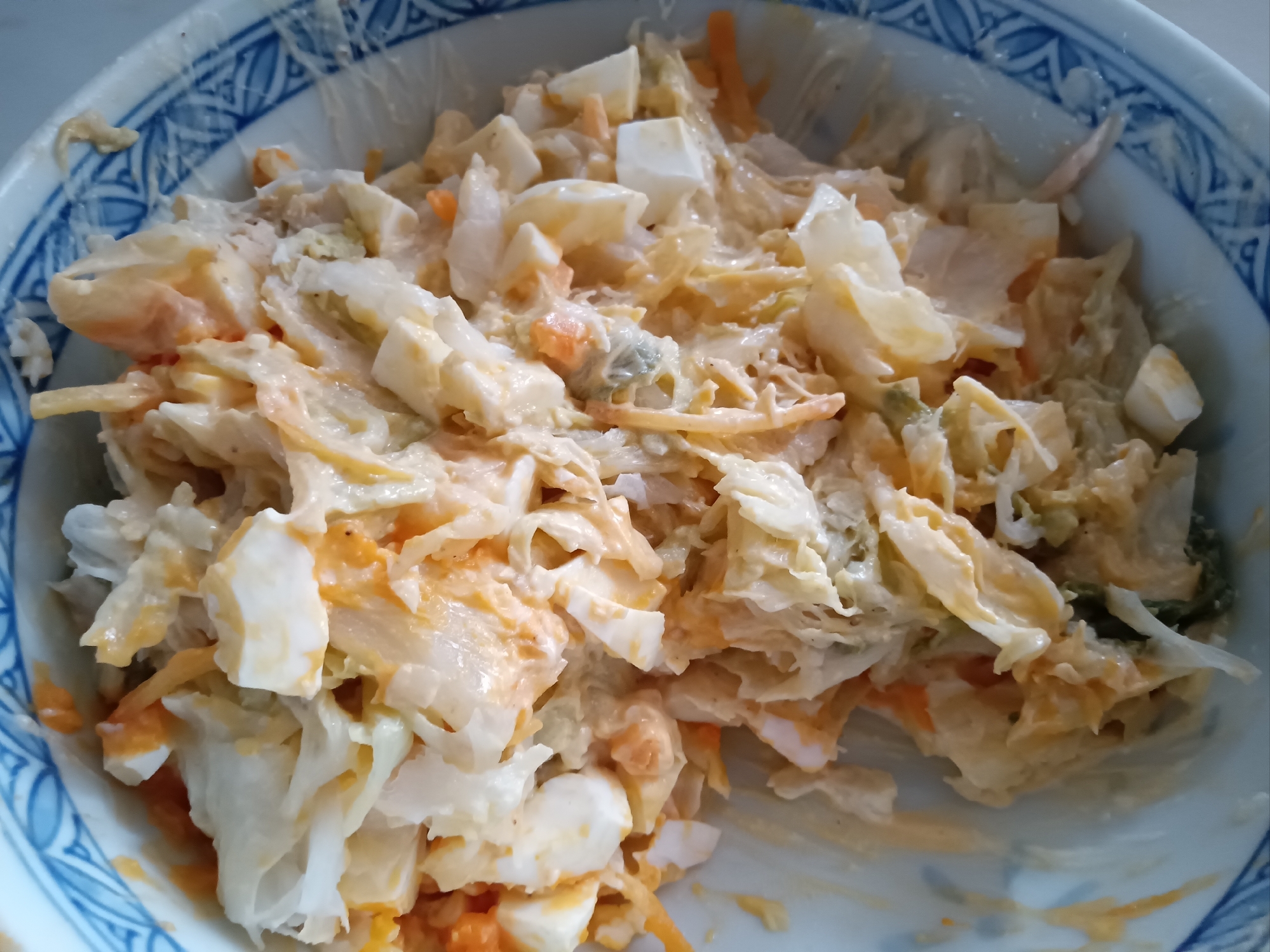 白菜、にんじん、茹でたまごの、ごまマヨネーズ和え♫