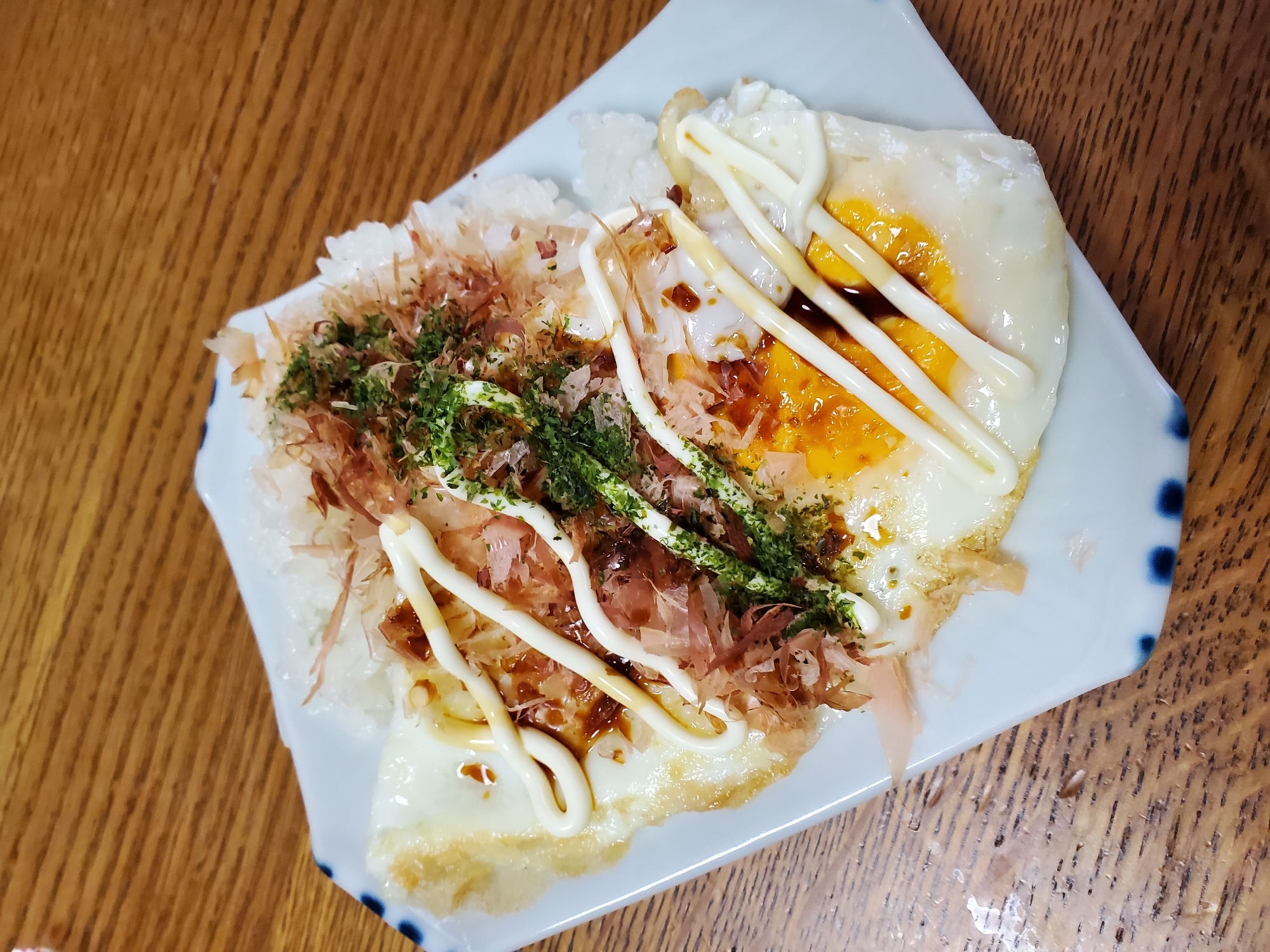 目玉焼きの鰹節ご飯