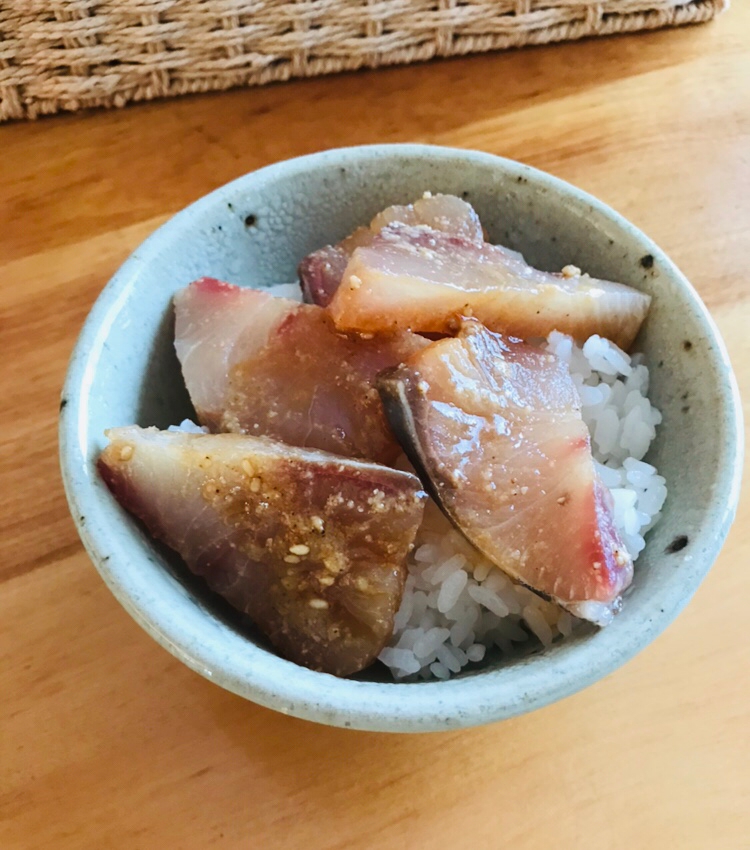 ハマチのゴマだれ和え丼