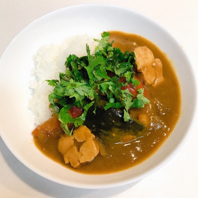 パクチードサッと☆パプリカとささみのチキンカレー